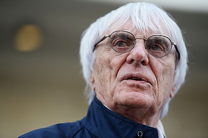 Ecclestone - Il serait "stupide" de flanquer Ron Dennis à la porte