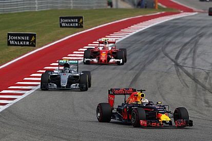 Red Bull considera que la diferencia con Mercedes es por el motor