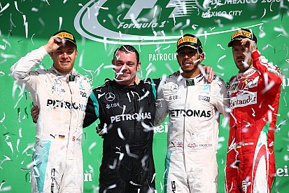 Stand: Hamilton doet het maximale, Verstappen nadert Raikkonen