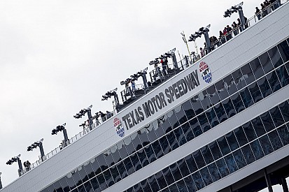 Start of NASCAR Sprint Cup race at Texas delayed