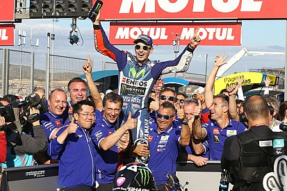 Lorenzo se va de Yamaha por la puerta grande