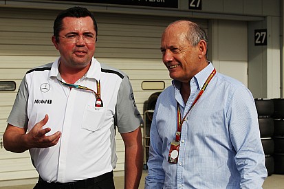 McLaren elogia a Dennis tras su dimisión