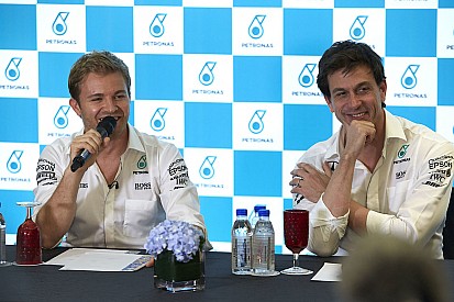 Toto Wolff: "Nos ha pillado completamente por sorpresa"