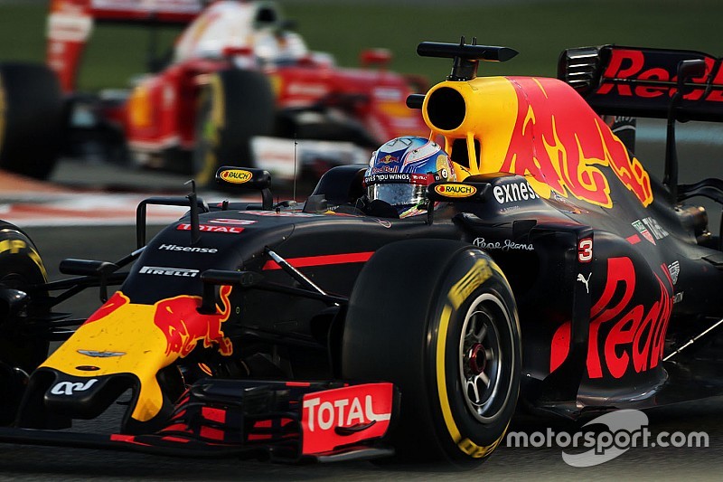 Red Bull попытается победить Mercedes с помощью Renault