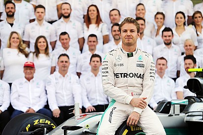Rosberg sait qu'il a mis Mercedes "dans une position très difficile"
