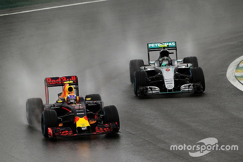 Red Bull Junior-rijder Verhagen bewondert Verstappen