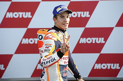 Маркес прокатился на мотоцикле MotoGP по горнолыжной трассе