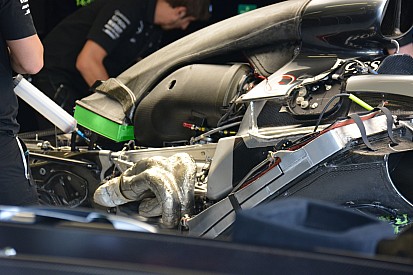 Відео: перший запуск двигуна Mercedes Ф1 2017 року