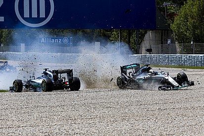 Rosberg: "Fui más agresivo porque Hamilton me aplastaba muy a menudo"