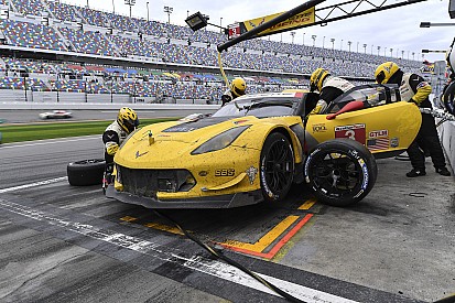 Jan Magnussen: Daytona es cada vez más complicada