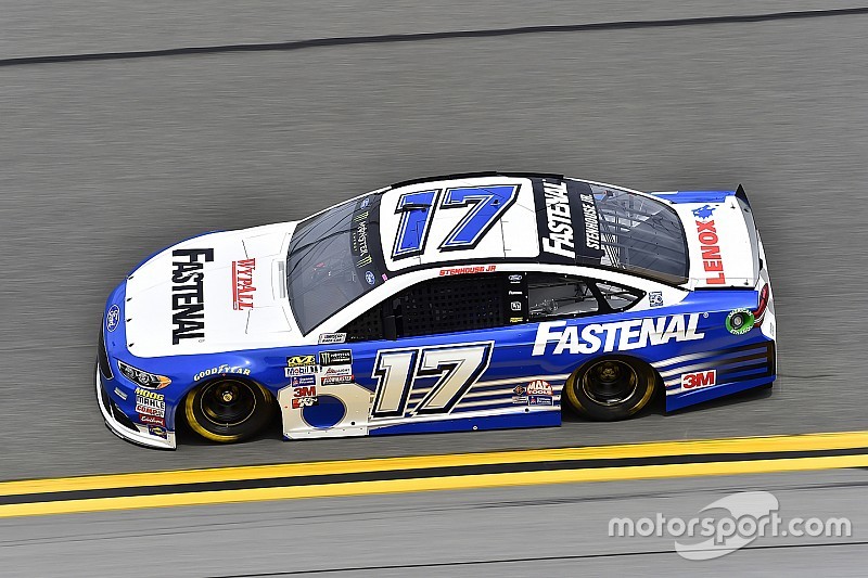 Stenhouse Jr. manda en la última práctica antes de las 500 de Daytona