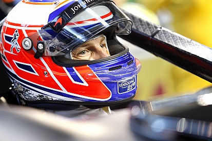 Jenson Button bromea con el rumor de que suplirá a Alonso