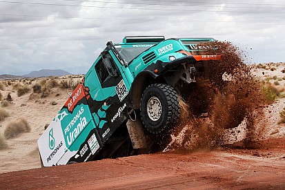 De Rooy no irá al Dakar 2018; Villagra confirmado en su equipo