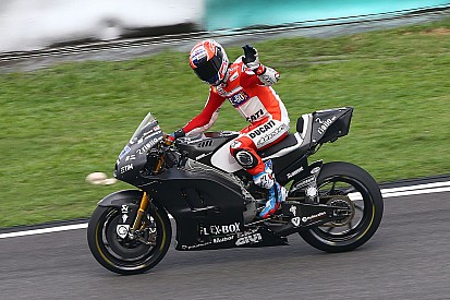 Stoner en piste avec Ducati lors d'un test privé à Barcelone