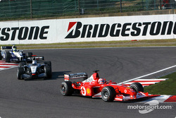 Rubens Barrichello leads David Coulthard