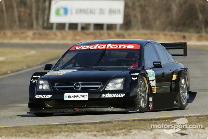 Фолькер Штрічек тестує Opel Vectra GTS V8 DTM