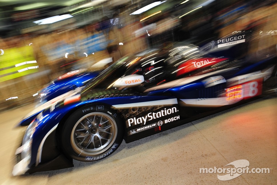 #8 Peugeot Sport Total Peugeot 908: Franck Montagny, Stéphane Sarrazin, Nicolas Minassian