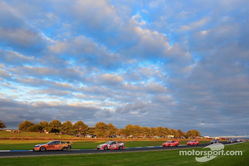 Will Davison leads the field