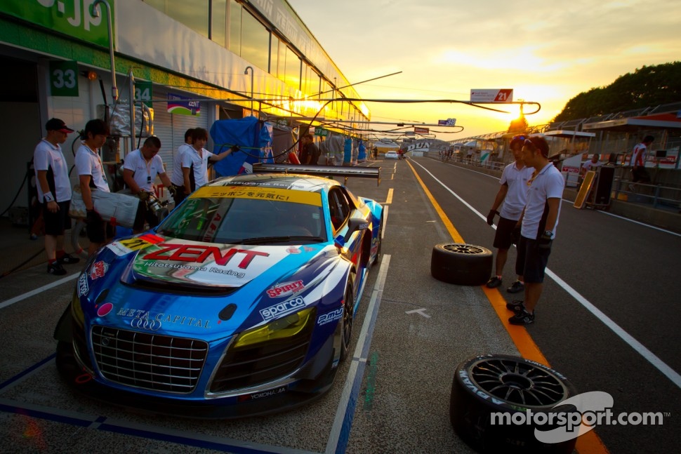 #21 Hitotsuyama Racing Audi R8 LMS