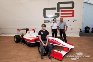 Esteban Gutierrez, Didier Perrin (GP3 Technical Director) and Mario Isola (Pirelli Racing manager) reveal the GP3-13 car