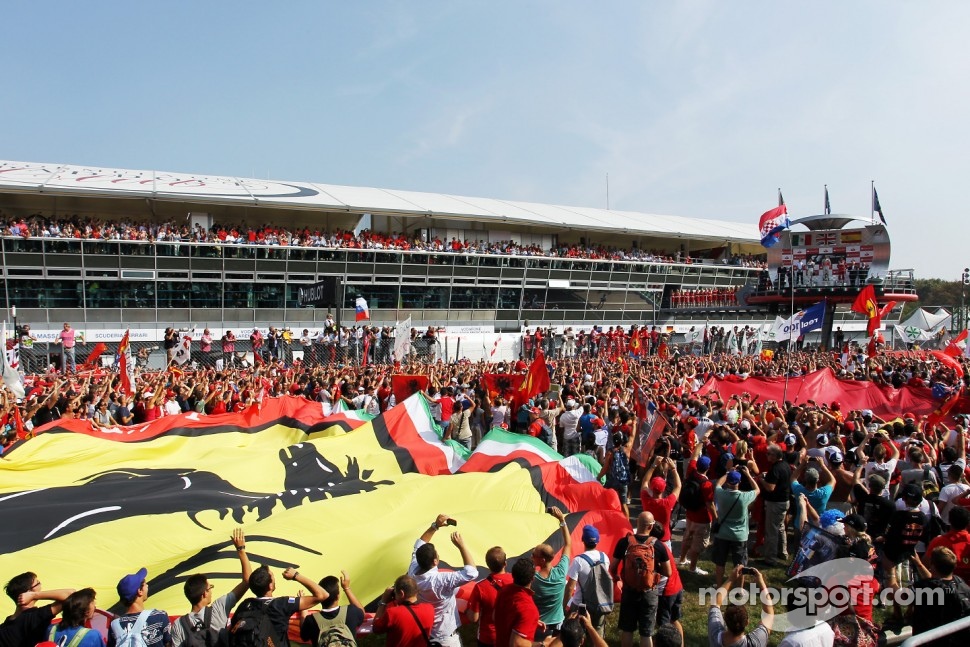 Podium: race winner Lewis Hamilton, McLaren Mercedes, second place place Sergio Perez, Sauber F1 Team, third place Fernando Alonso, Scuderia Ferrari