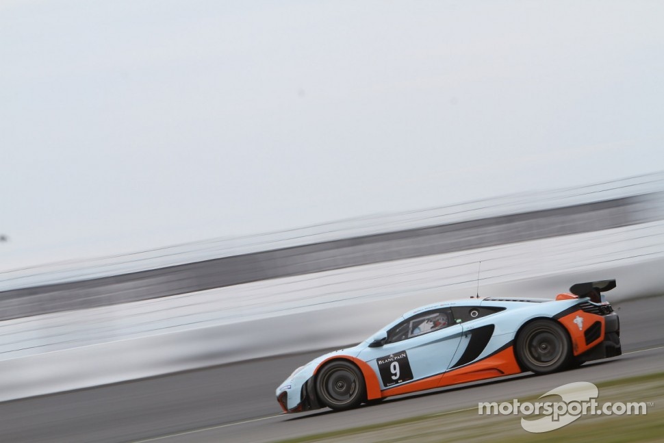 #9 Gulf Racing UK McLaren MP4-12C GT3: Mike Wainwright, Rob Bell