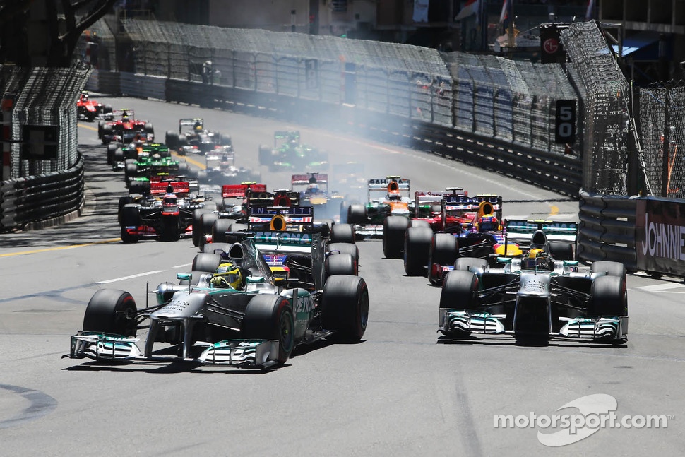 Start: Nico Rosberg, Mercedes AMG F1 W04 and team mate Lewis Hamilton, Mercedes AMG F1 W04 lead