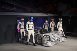 2014年保时捷LMP1车手阵容:马克·韦伯、罗曼·杜马斯、马克·里布、布兰登·哈特利、蒂莫·伯恩哈德、尼尔·雅尼