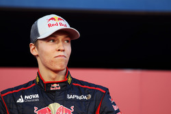 Данііл Квят, Scuderia Toro Rosso під час презентації Scuderia Toro Rosso STR9
