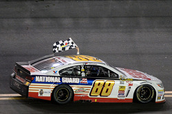 Sieger Dale Earnhardt Jr., Hendrick Motorsports Chevrolet
