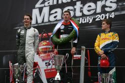 Podium: racewinnaar Max Verstappen, tweede plaats Jules Szymkowiak, derde plaats Steijn Schothorst
