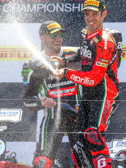 Race 1 winnaar Marco Melandri