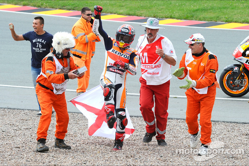 <img src="http://cdn-1.motorsport.com/static/custom/car-thumbs/MOTOGP_2017/RIDERS_NUMBERS/Marquez.png" width="50" /> #15 GP di Germania 2014