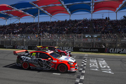 El inicio: James Courtney, Holden Racing Team