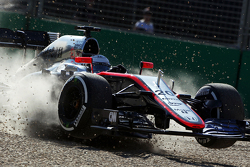 Kevin Magnussen, McLaren MP4-30, mit Unfall