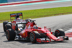 Себастьян Феттель Ferrari SF15-T