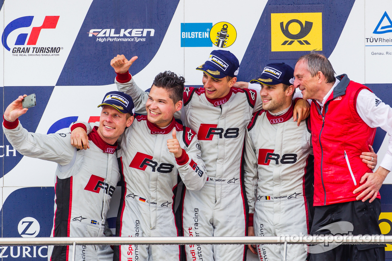 Nordschleife: Christopher Mies (Deutschland), Nico Müller (Schweiz), Edward Sandström (Schweden), Laurens Vanthoor (Belgien)