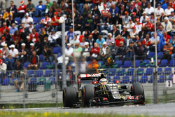 Pastor Maldonado, Lotus F1 E23
