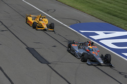 Ryan Hunter-Reay, Andretti Autosport, Honda, und James Jakes, Schmidt Peterson Motorsports