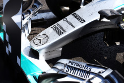 De neus van Nico Rosberg, Mercedes AMG F1 in parc ferme