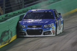 Dale Earnhardt Jr., Hendrick Motorsports Chevrolet in trouble