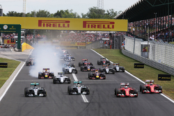 Da sinistra a destra: Nico Rosberg, Mercedes AMG F1 W06; Lewis Hamilton, Mercedes AMG F1 W06; Sebast