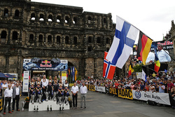 Podio: vincitori Sébastien Ogier e Julien Ingrassia, Volkswagen Polo WRC, Volkswagen Motorsport, sec