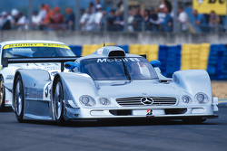 #5 AMG Mercedes CLR LMGTP: Christophe Bouchut, Нік Хайдфельд, Peter Dumbreck
