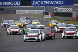 El inicio: José María López, Citroën C-Elysée WTCC, Citroën Total WTCC