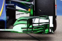 Sauber C34 voorvleugel met flow-vis verf