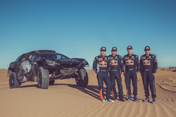 Sébastien Loeb, Daniel Elena, Carlos Sainz e Lucas Cruz con la Peugeot 2008 DKR16