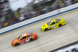 Carl Edwards, Joe Gibbs Racing Toyota; Matt Kenseth, Joe Gibbs Racing Toyota