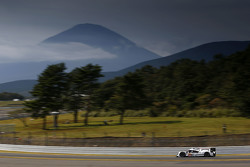 #18 Porsche Team Porsche 919 Hybrid: Romain Dumas, Neel Jani, Marc Lieb