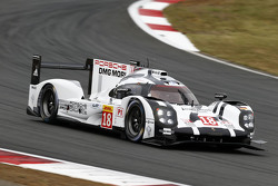 #18 Porsche Team Porsche 919 Hybrid: Romain Dumas, Neel Jani, Marc Lieb